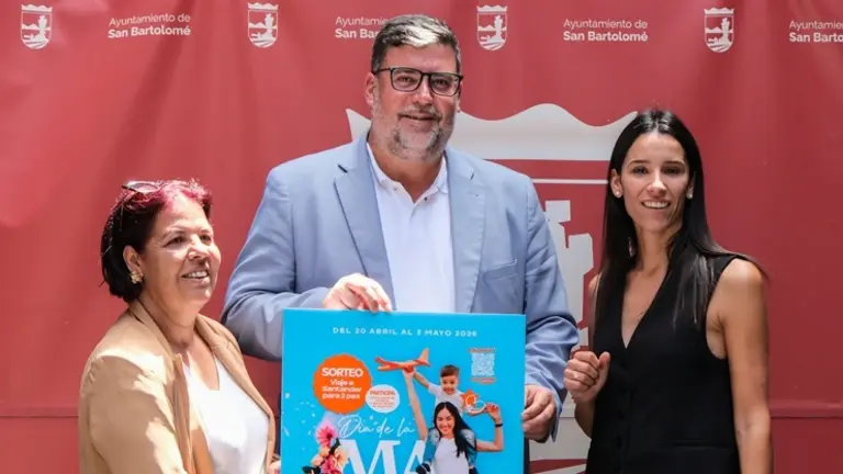 Presentaci&oacute;n de la campa&ntilde;a de consumo en el comercio local con motivo del D&iacute;a de la Madre.