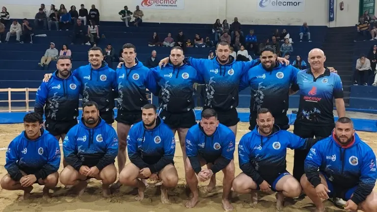 Luchadores del Tinajo Elecmor.