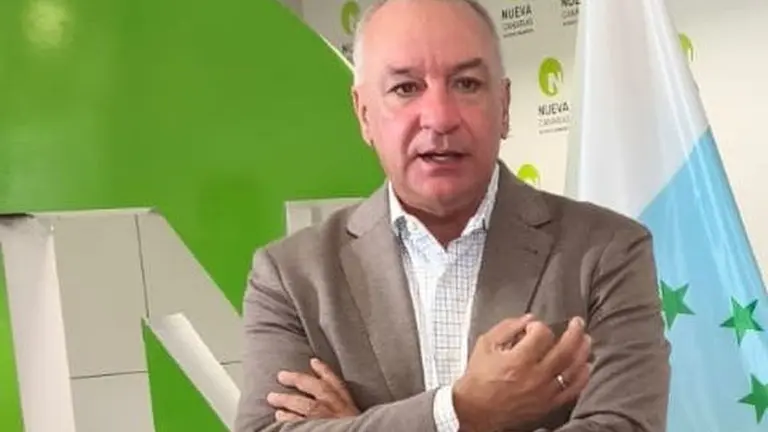 Luis Campos este lunes en la sede de su partido.
