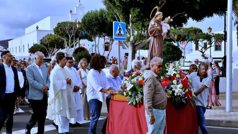 Imagen de archivo de la tradicional procesi&oacute;n por las fiestas de San Antonio.
