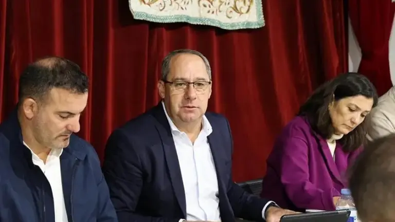 Juan Monz&oacute;n en el centro de la imagen. 
