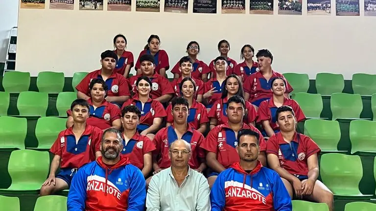 Imagen de los integrantes de la selecci&oacute;n infantil de lucha de Lanzarote