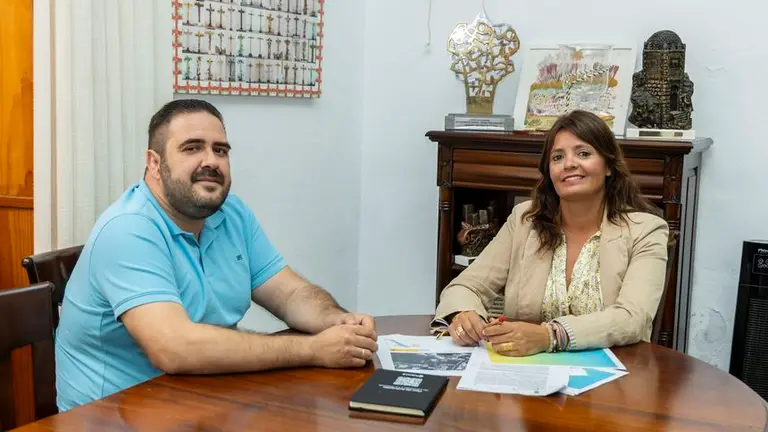 Olivia Duque con el concejal Javier D&iacute;az
