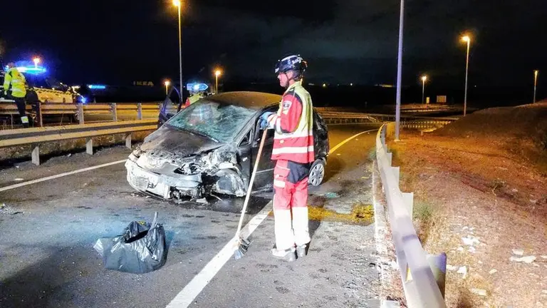 Imagen de c&oacute;mo qued&oacute; el veh&iacute;culo de destrozado tras el fuerte impacto