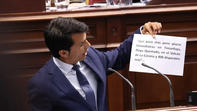 Marcos Bergaz (PSOE) este mi&eacute;rcoles en pleno del Parlamento de Canarias.