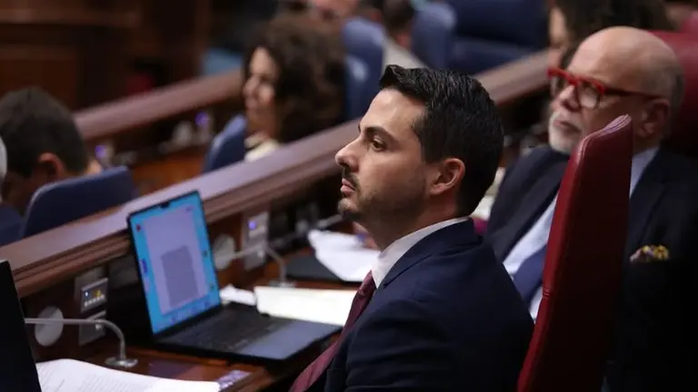 David Toledo en el Parlamento de Canarias.