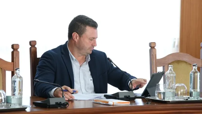 &Oacute;scar Noda en el Pleno del Cabildo de Lanzarote.
