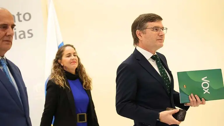 Nicasio Galván en el Parlamento de Canarias