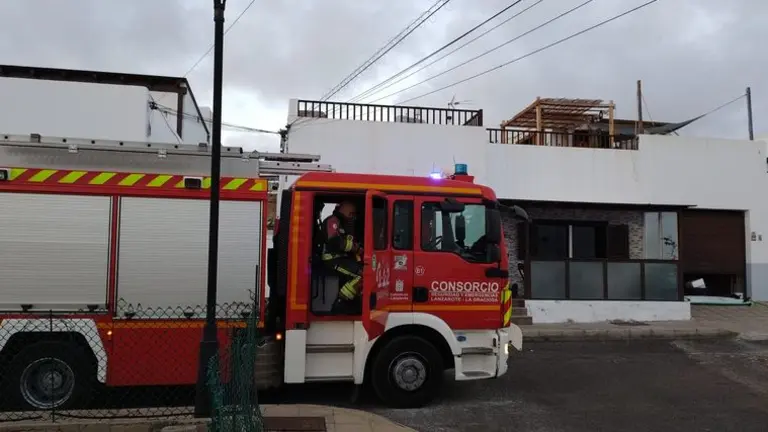 Momento en el que los bomberos dieron por finalizado su servicio