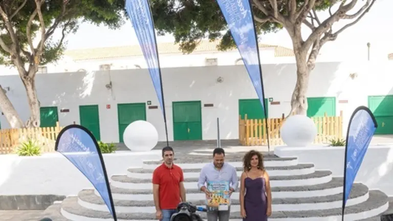 El alcalde Yonathan de Le&oacute;n y la concejala de Deportes, Eli Merino.