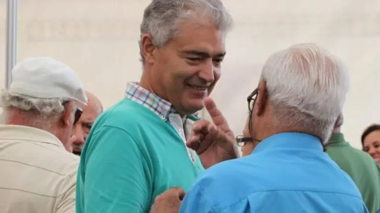 Jos&eacute; Juan Cruz en un acto como alcalde de T&iacute;as