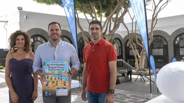 El alcalde de Arrecife Yonathan de Le&oacute;n y la concejala de Deportes, Eli Merino.