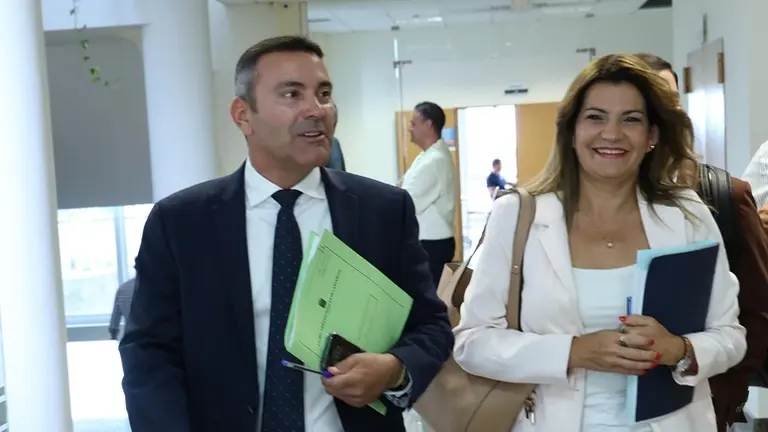 Oswaldo Betancort junto a Mar&iacute;a Jes&uacute;s Tovar.