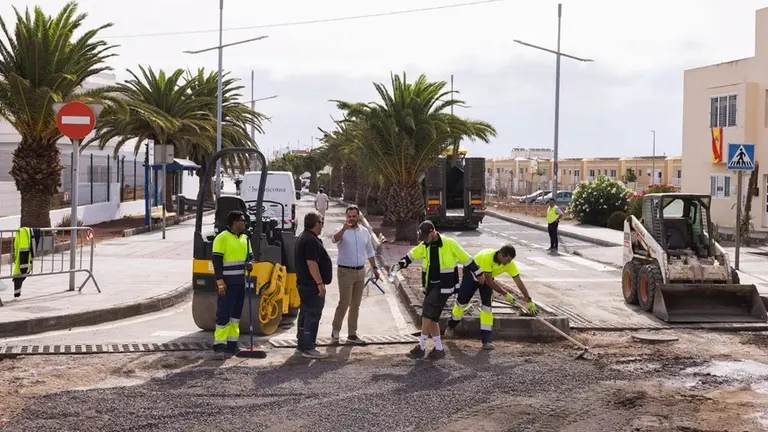 El alcalde realizando un seguimiento a las obras.