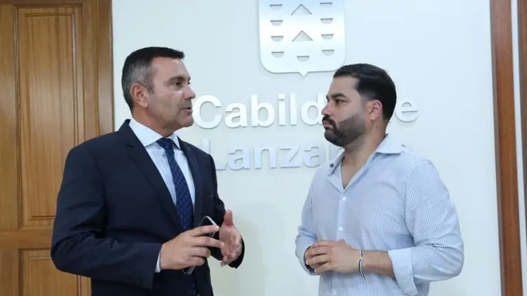 Oswaldo Betancort y Jes&uacute;s Mach&iacute;n Tavio.