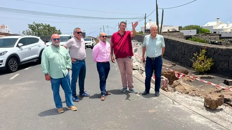 Jos&eacute; Juan Cruz, Nicol&aacute;s Saavedra, Ulpiano Calero y Sergio Garc&iacute;a en las obras que se est&aacute;n realizando.