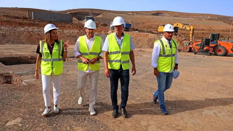 Visita a la obra de la planta de compostaje.