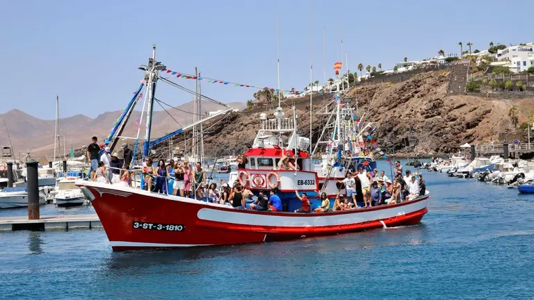 Procesi&oacute;n mar&iacute;tima por las fiestas del Carmen.