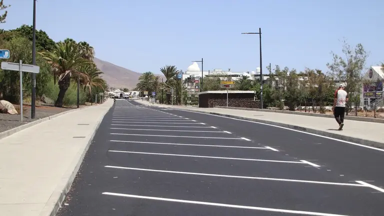 Nuevos aparcamientos en Playa Blanca.