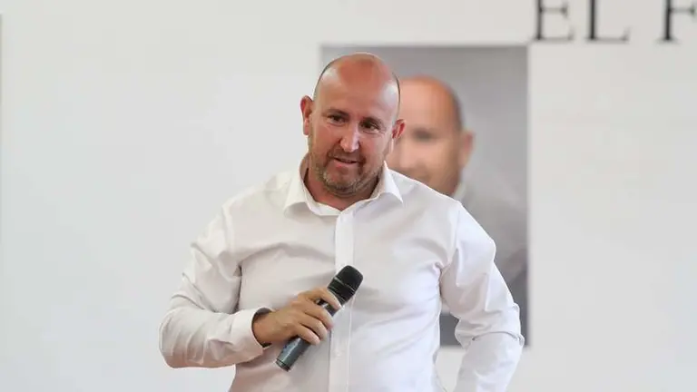 Amado Vizcaíno.