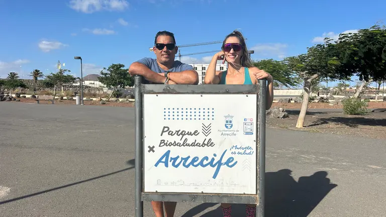 Yoné Caraballo y Sheila Guillén en el Parque de Maneje.