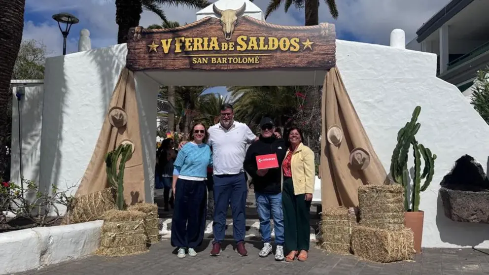 Cr&oacute;nicas Radio llev&oacute; a cabo un programa especial con motivo de la V Feria de Saldos.