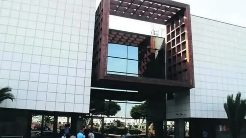 Imagen de la entrada al Palacio de Justicia de Arrecife. 