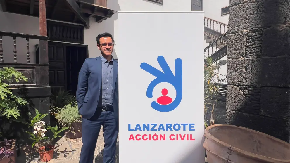 Carlos Uma&ntilde;a, m&eacute;dico, activista y Premio Nobel de la Paz en 2017, en Lanzarote.