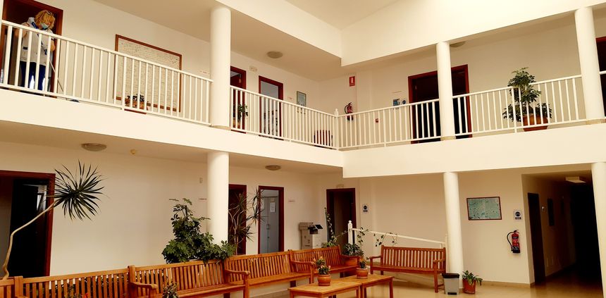 Interior del edificio central de Servicios Sociales del Ayuntamiento de  Arrecife