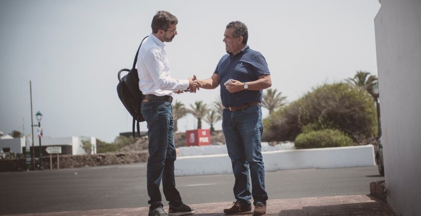 mateo-ramc3b3n-secretario-local-cc-yaiza-junto-al-portavoz-del-cabildo-pedro-san-ginc3a9s