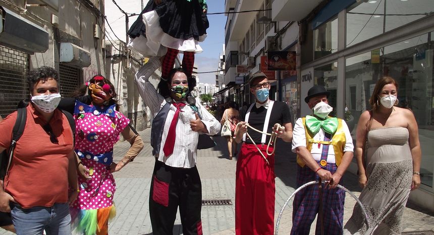 Reapertura del Mercado agrícola de Arrecife en la plaza de la iglesia de San Ginés. El Ayuntamiento de Arercife dinamiza el centro con actividades para la familia