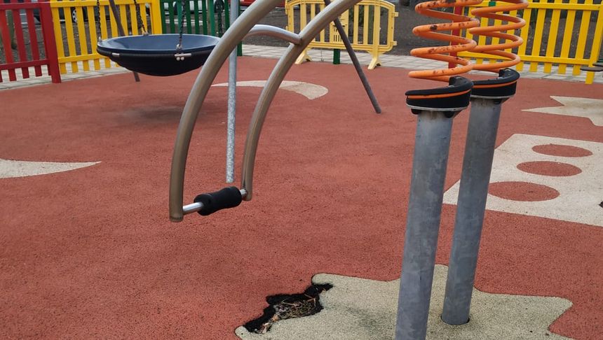Parque con desperfectos en Teguise II (Imagen de Cs)