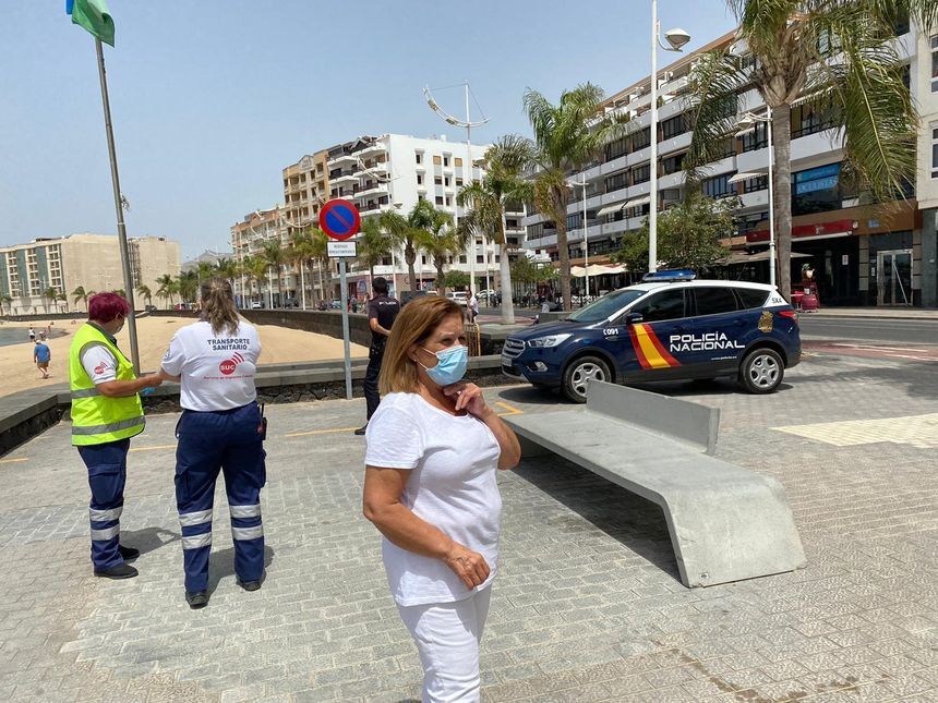 Simulacro en la Playa del Reducto, con el protocolo del Covid 19. La concejal de Playas y Medio Ambiente del Ayuntamiento de Arrecife