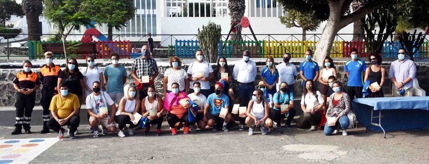 GRUPO PRESENTACIOBN LIBRO Y CAMINATA