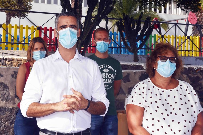 ALCALDE Y CONCEJALA DE JUVENTUD PRESENTACION LIBRO