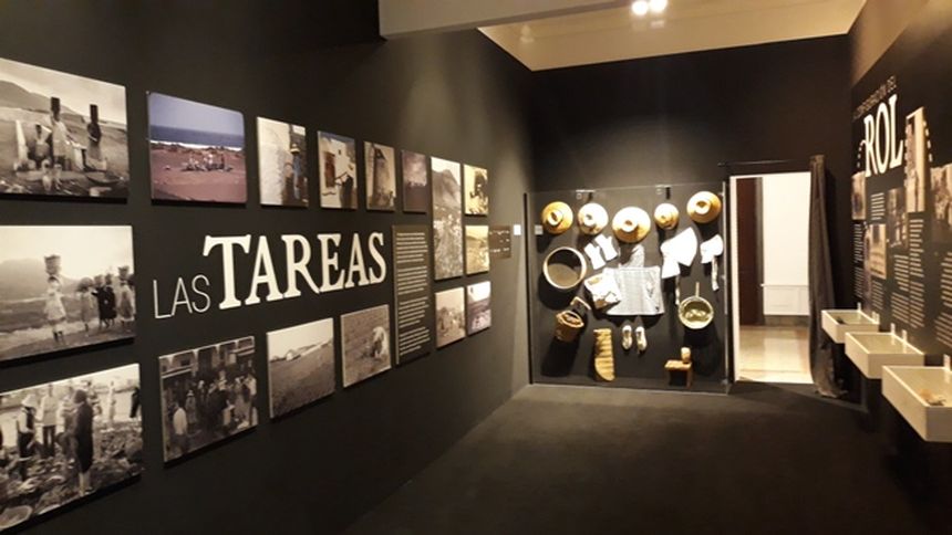 sombrera-exposicion-Casa-Amarilla-Lanzarote