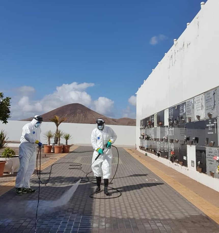 El Ayuntamiento de Arrecife redobla la desinfección del Cementerio Municipal