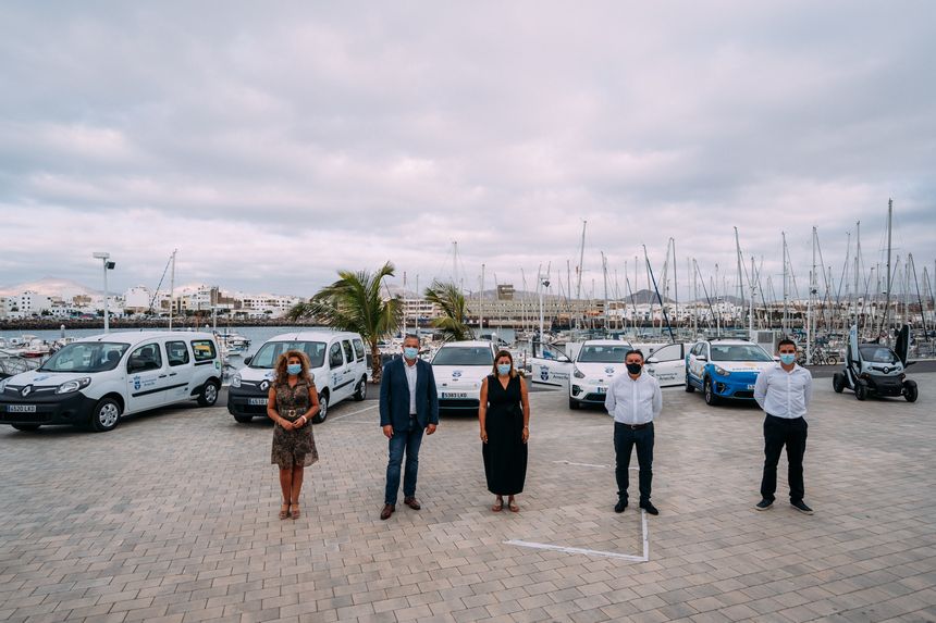 El Ayuntamiento de Arrecife presenta la renovación de su nueva flota de vehículos