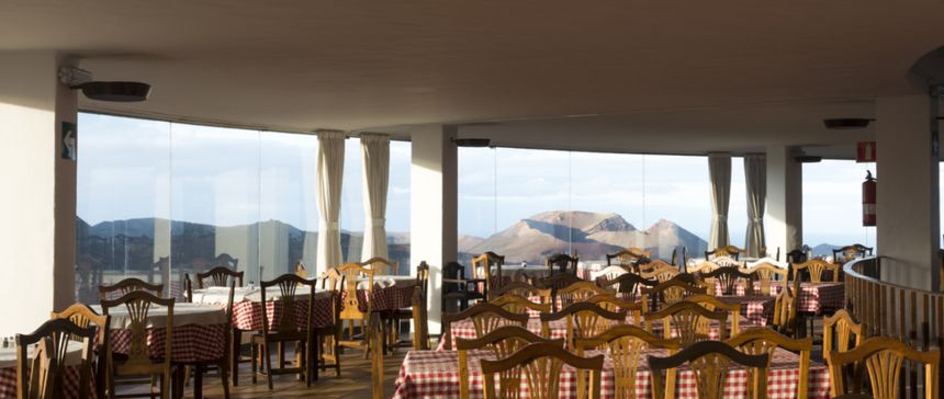 Timanfaya-restaurante-interior-13-scaled-1750x500