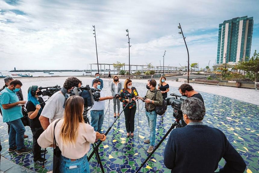 La alcaldesa de Arrecife Astrid Pérez comparece ante los medios para dar a conocer la situación el Parque Islas Canarias