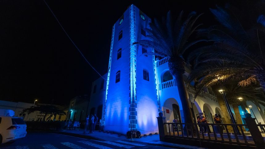 FACHADA DE AZUL DÍA DE LA INFANCIA 2020 (1)