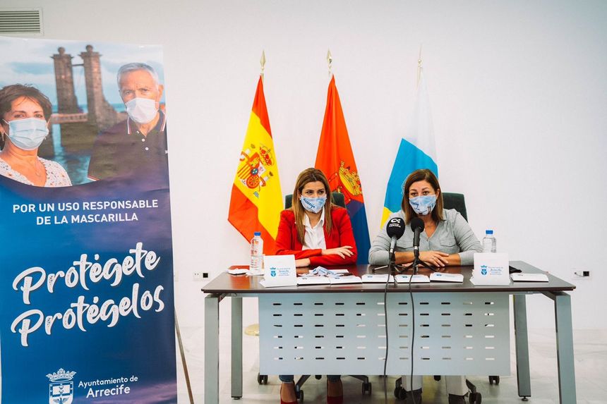 Presentación de la campaña Protégete, Protégelos lanzada por el Ayuntamiento de Arrecife. Rueda de prensa de la alcaldesa y la concejal de Servicios Sociales