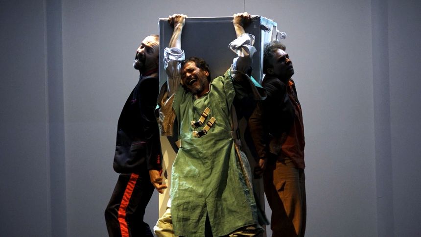 Las cicatrices del cielo, Teatro La República 4