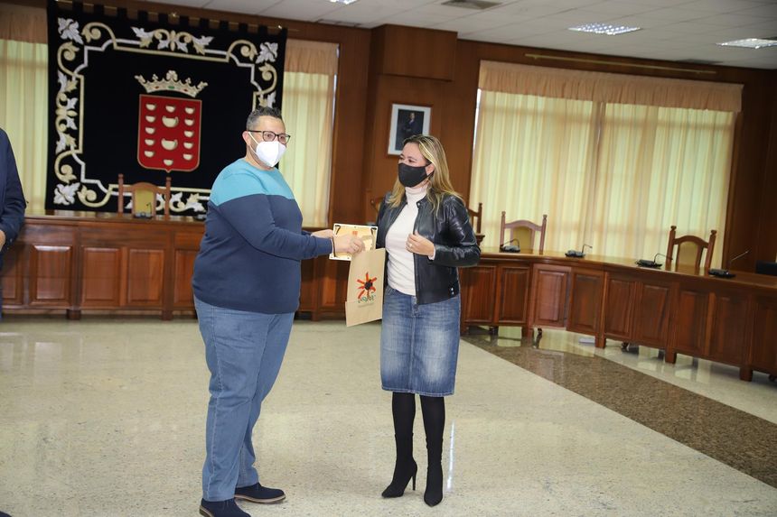 Recepción a rescatadores náufragos en Órzola (9)