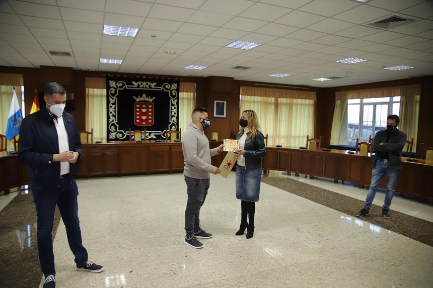 Recepción a rescatadores náufragos en Órzola (12)