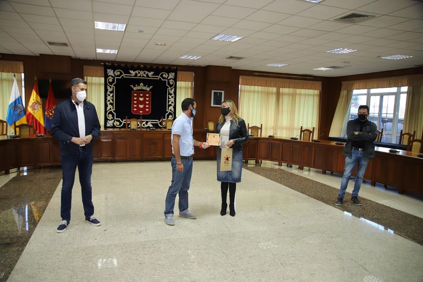 Recepción a rescatadores náufragos en Órzola (7)