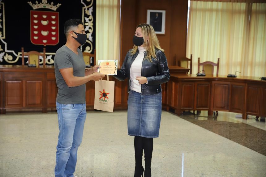 Recepción a rescatadores náufragos en Órzola (8)