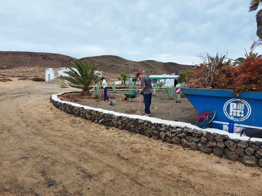 LIMPIEZA JARDINES LA GRACIOSA