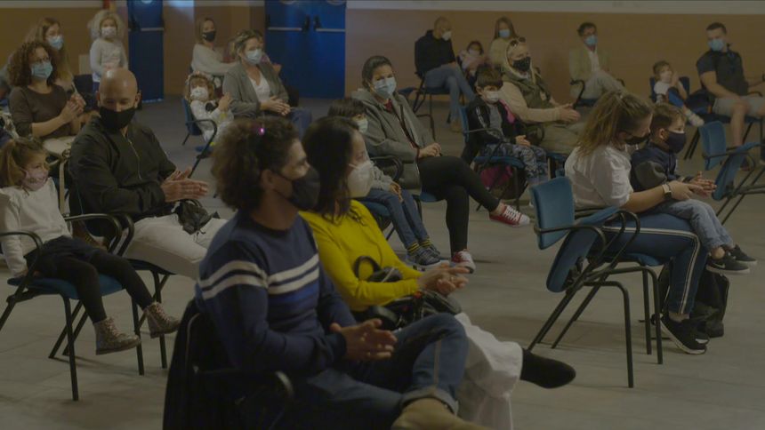 Asistentes al acto de sensibiización por el Día Internacinal del Migrante