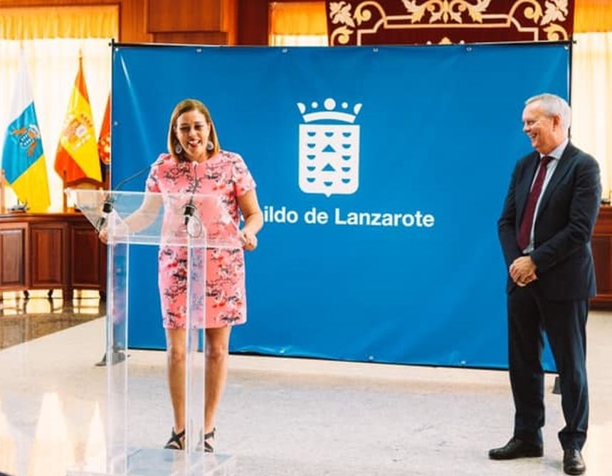 Rueda de prensa de la alcaldesa y el consejero de Obras Públicas y Viviendas para informar de la cesión del suelo para las 400 viviendas